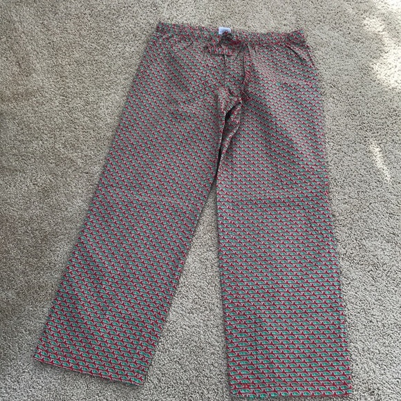 Vineyard vines mens small red/green whale cotton pajama bottom.